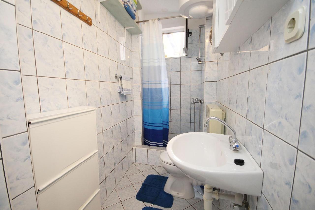 Apartman Gabriel Podgora Exteriör bild