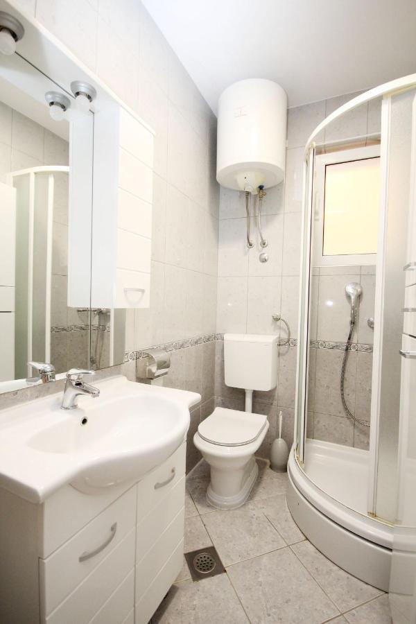 Apartman Gabriel Podgora Exteriör bild